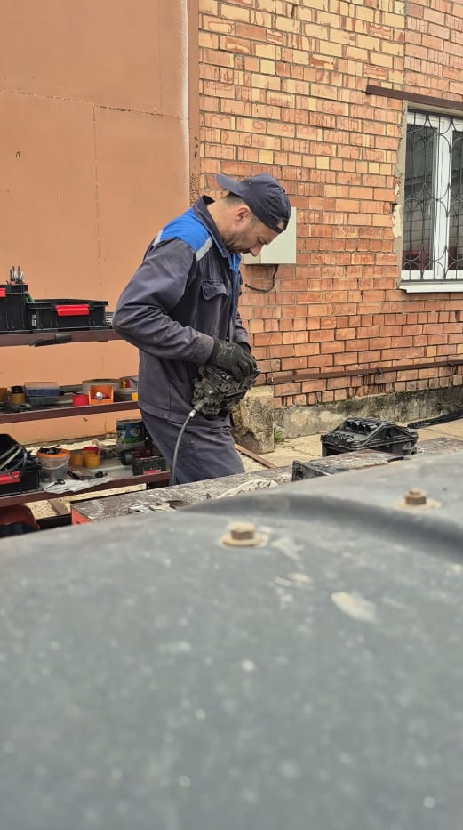 Removing old EBS modulator from commercial truck